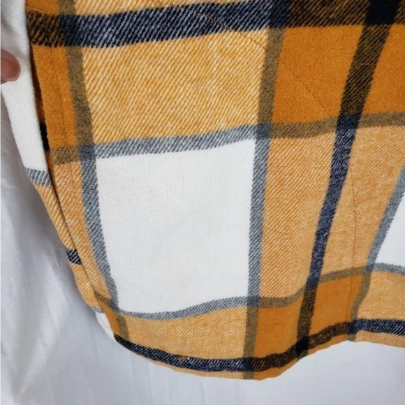 HFX Yellow and Navy Plaid Long Sleeve Shacket Sz Small. - Picture 5 of 7